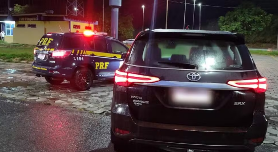 PRF prende homem com carro clonado na Rodovia Fernão Dias, em Três Corações