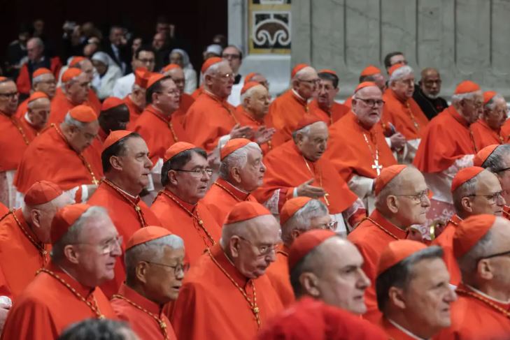 Conclave para escolher novo papa começa dia 7 de maio, anuncia Vaticano