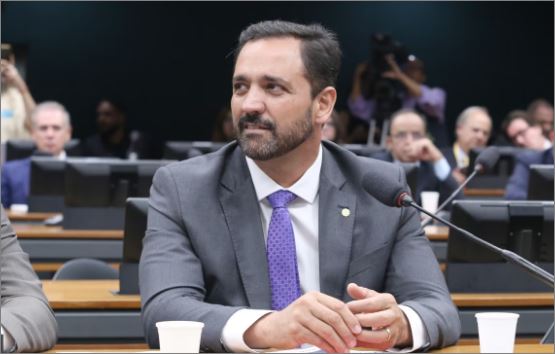 Diego Andrade diz que PSD ‘não fechou questão’ sobre anistia e divergências são ‘naturais’
