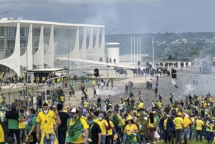 PF prepara nova ofensiva contra réus foragidos do 8/1 na Argentina