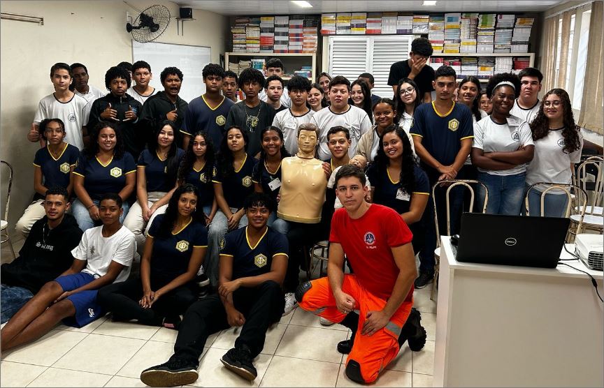 Bombeiros realizam palestra sobre prevenção e primeiros socorros em acidentes domésticos, em Iguatama