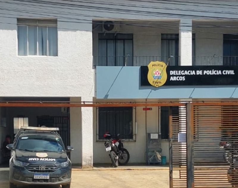 Homem de 71 anos é preso suspeito de agredir idosa durante desentendimento familiar em Arcos