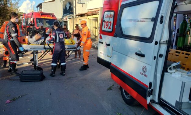 Acidente entre duas motos deixa feridos na Av. Tabelião Juca Almeida