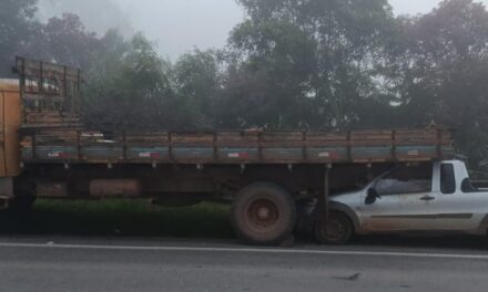 Colisão entre quatro veículos deixa dois mortos na madrugada desta terça-feira na MG-050, em Formiga