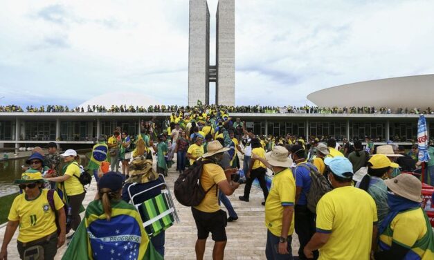 Familiares de presos do 8/1 estudam greve de fome para pressionar votação do PL da Anistia
