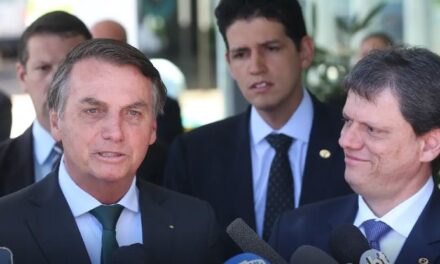 Bolsonaro indica Tarcísio e mais 14 testemunhas em processo no STF