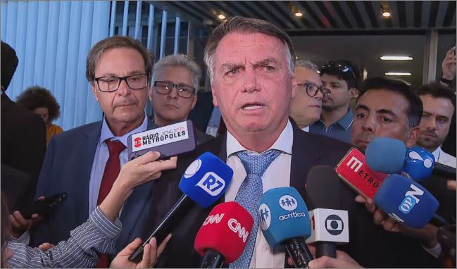 Julgamento de Bolsonaro pode ser “arriscado”, diz Financial Times