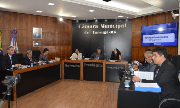 Câmara Municipal de Formiga realiza 12ª Reunião Ordinária com aprovação de importantes projetos para o município