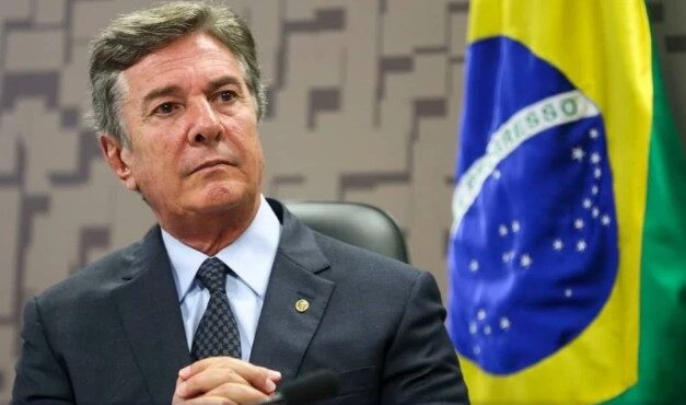 Moraes impede Collor de deixar o país e cancela passaporte diplomático do ex-presidente