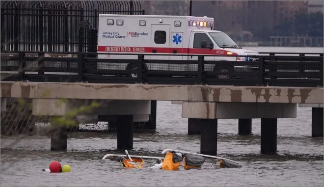 Queda de helicóptero no rio Hudson deixa seis mortos em Nova York, nos EUA