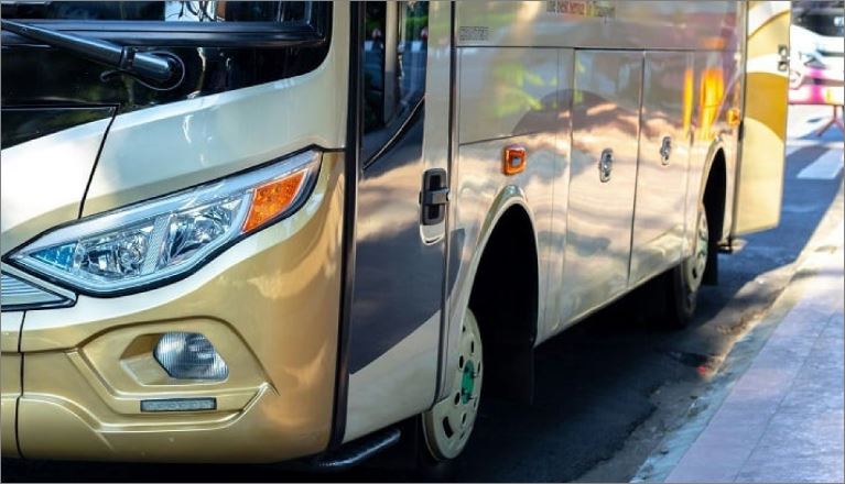 Idoso morre após ser atropelado e arrastado por ônibus em BH; motorista fugiu sem prestar socorro