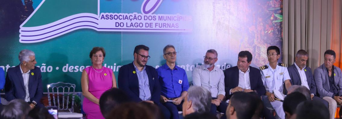 Governador de Minas acompanha cerimônia de posse da nova diretoria da Associação dos Municípios do Lago de Furnas