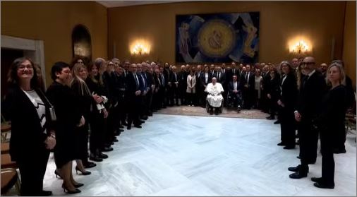 Papa Francisco reencontra equipe que cuidou dele durante internação: ‘Obrigado por tudo que fizeram por mim’