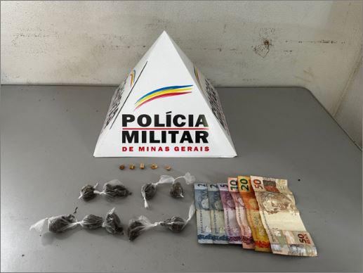 PM prende suspeitos e apreende drogas e arma em Formiga