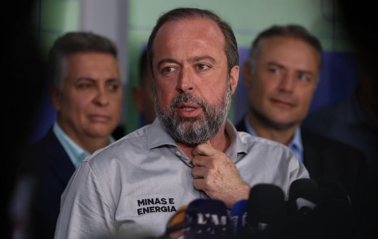 Silveira diz que 60 milhões de brasileiros podem ter isenção na conta de luz