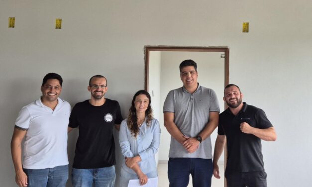 Instituto Tatame do bem recebe visita do vereador Thiago Pinheiro