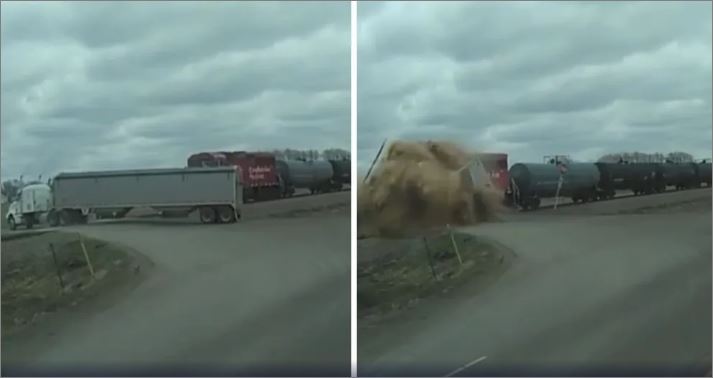 Caminhão parte ao meio ao ser atingido por trem de carga nos EUA