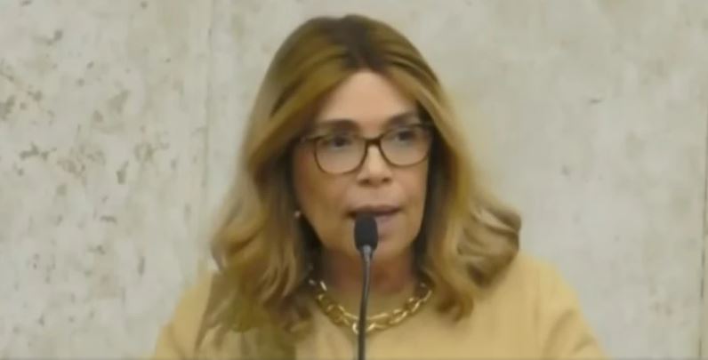 ‘Mulher branca, bonita e rica incomoda vocês’, diz vereadora a servidores que protestavam na Câmara de SP