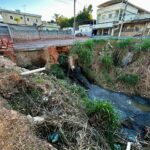 Moradores do Novo Horizonte reclamam de mau cheiro e denunciam esgoto a céu aberto, em Formiga