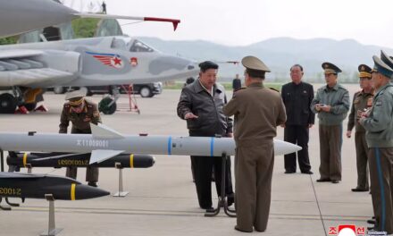 Kim Jong-un pede que forças da Coreia do Norte ‘intensifiquem’ preparação para guerra