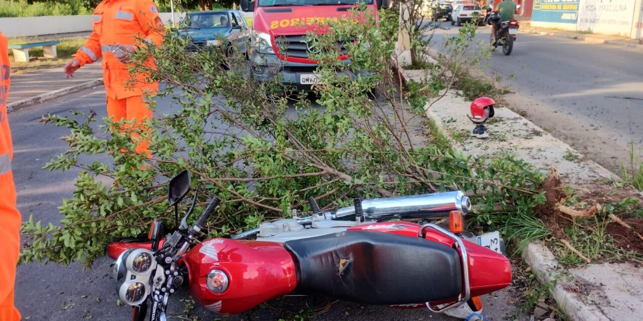 Motociclista sofre acidente grave na Tabelião Juca Almeida, em Formiga