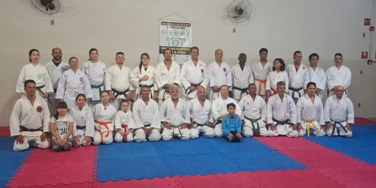 Dojo Kelcio sedia seminário de aperfeiçoamento de karatê com Shihan João Carlos  Godoi, 7º Dan