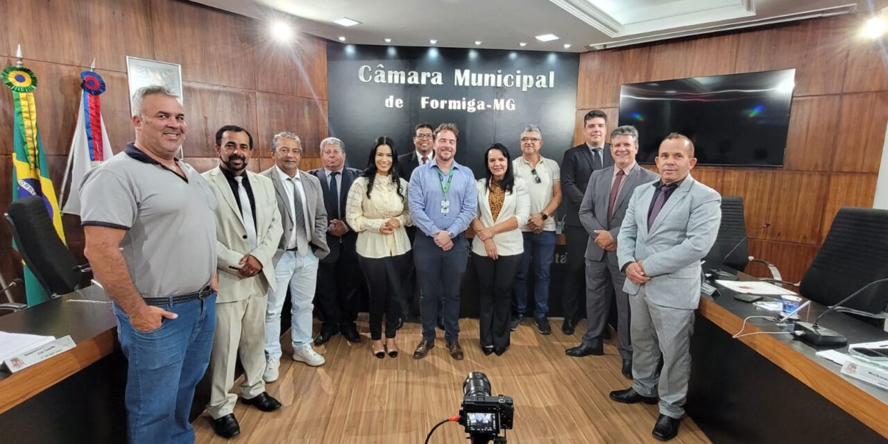 Câmara de Formiga aprova novos projetos nas áreas de homenagem, segurança aquática, educação e gestão de pessoal