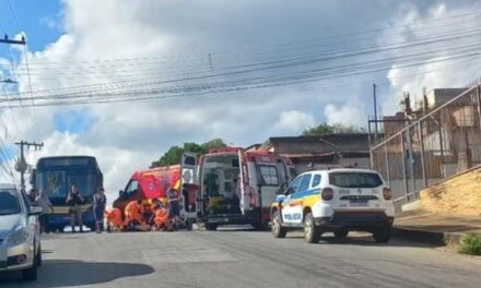 Ciclista fica gravemente ferido após acidente com ônibus em Divinópolis