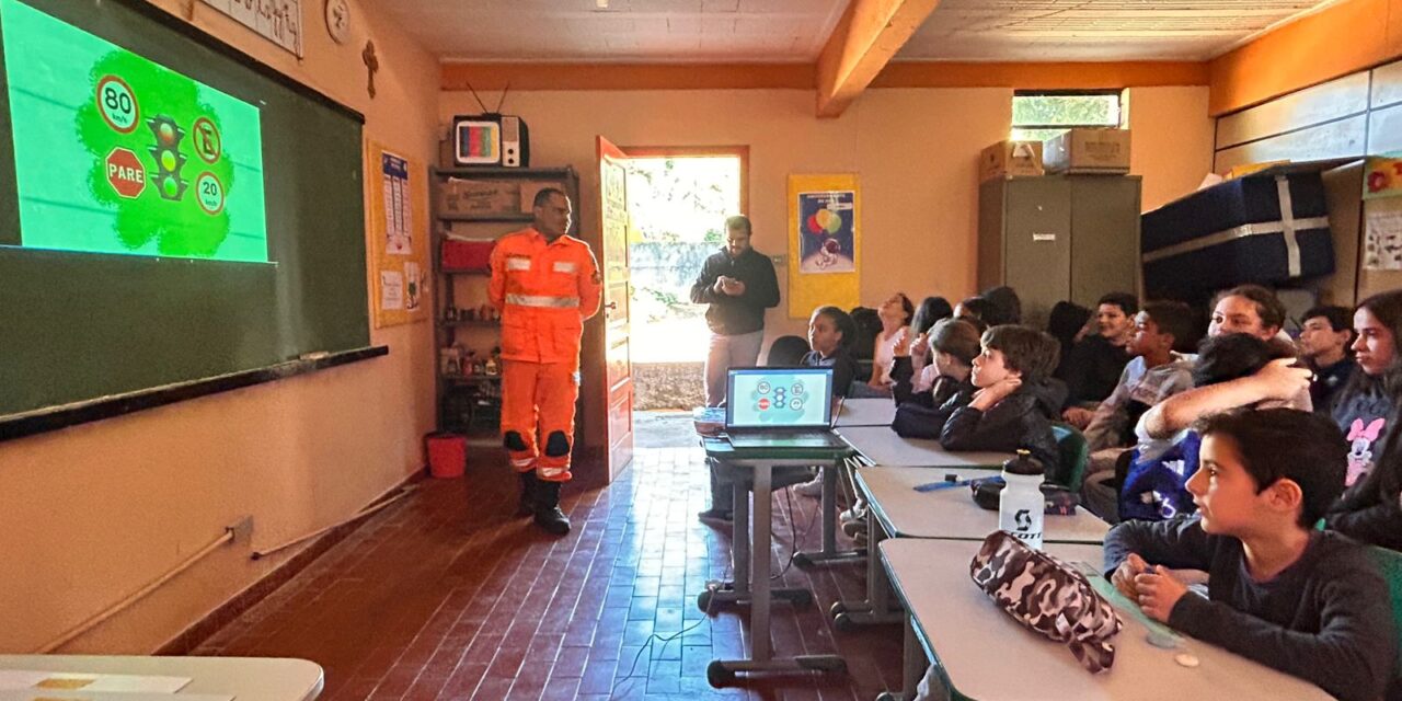 Projeto “Bombeiros nas Escolas” é realizado na zona rural de Formiga
