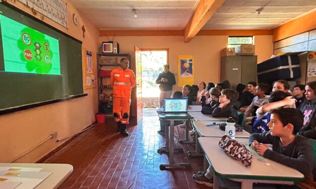 Projeto “Bombeiros nas Escolas” é realizado na zona rural de Formiga