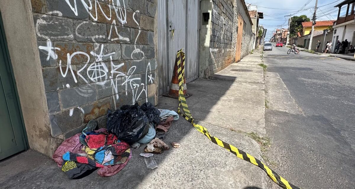 Mãe do bebê encontrado morto em saco de lixo é presa e diz que não queria a criança