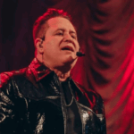 Marrone, dupla de Bruno, cai do palco e bate a cabeça durante show
