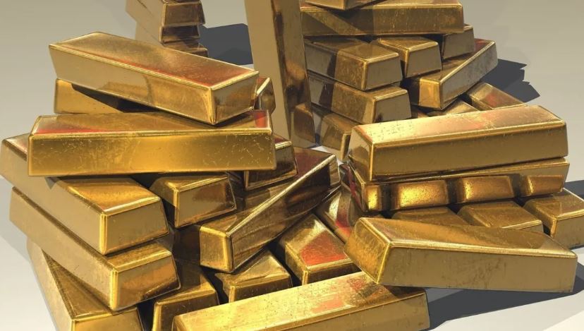 Ouro fecha em alta de mais de 1%, com rebaixamento dos EUA