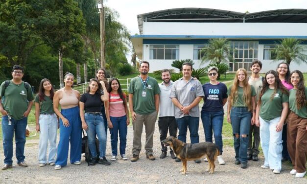 Fazenda Laboratório da Unifor-MG recebeu visita de alunos e professores da Unilavras