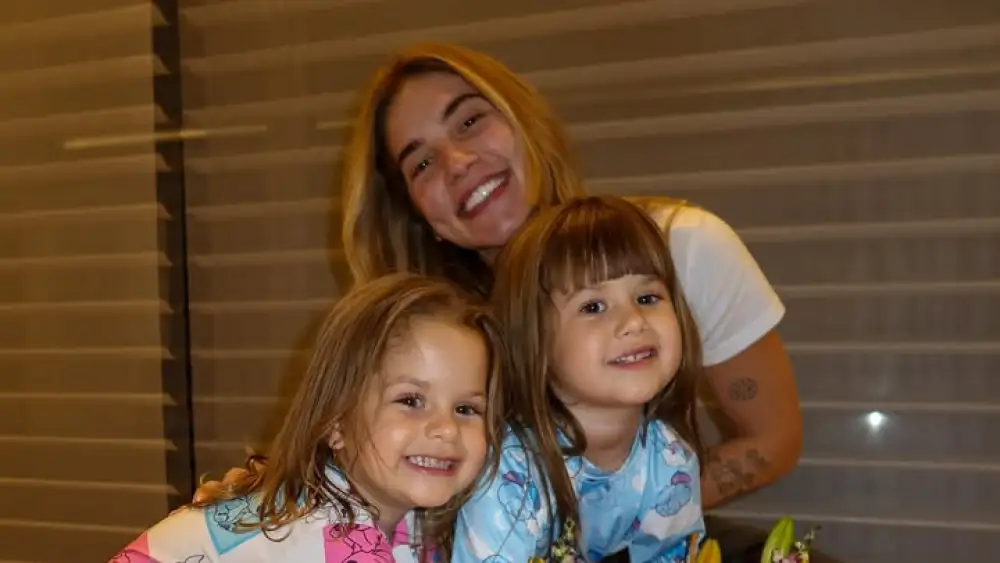 Virginia faz promessa no aniversário de Maria Alice: ‘Impossível’