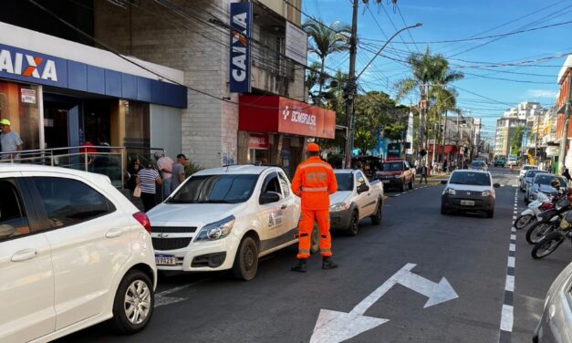 Bombeiros realizam blitz educativa sobre segurança no trânsito