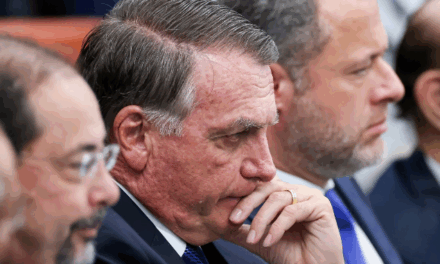 Bolsonaro é alvo de operação da PF e terá que usar tornozeleira eletrônica