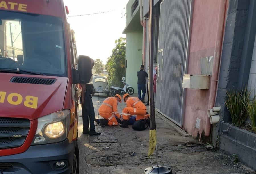 Motociclista fica ferido após acidente na Av. Brasil, em Formiga
