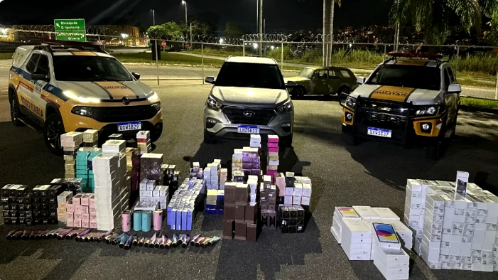 Polícia prende dupla com carga irregular na MG-050, em Divinópolis