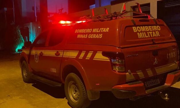 Bombeiros são acionados após queda de cabo de fibra óptica no bairro Areias Brancas, em Formiga