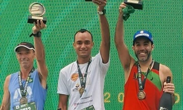 Atleta de Formiga brilha em SP e vence corrida histórica no templo da Fórmula 1