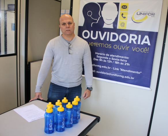 FUOM doa squeezes personalizados para o Encontro de Adolescentes com Cristo (EAC)