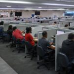 Fim do telemarketing? Golpes e risco de troca por IA fragilizam mercado que emprega 1,4 milhão