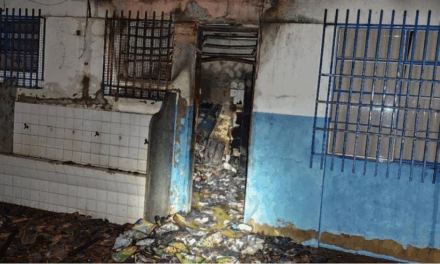Em Minas dois adolescentes são detidos suspeitos de incendiar escola; aulas são suspensas