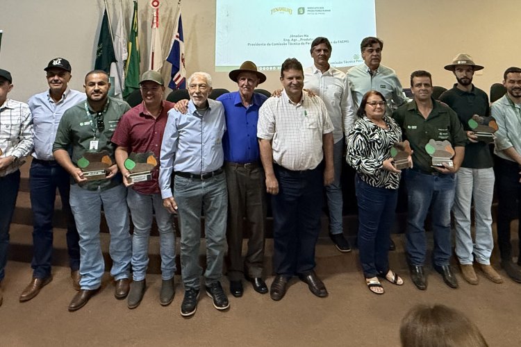 Produtores destaque do ATeG são premiados na Fenamilho  