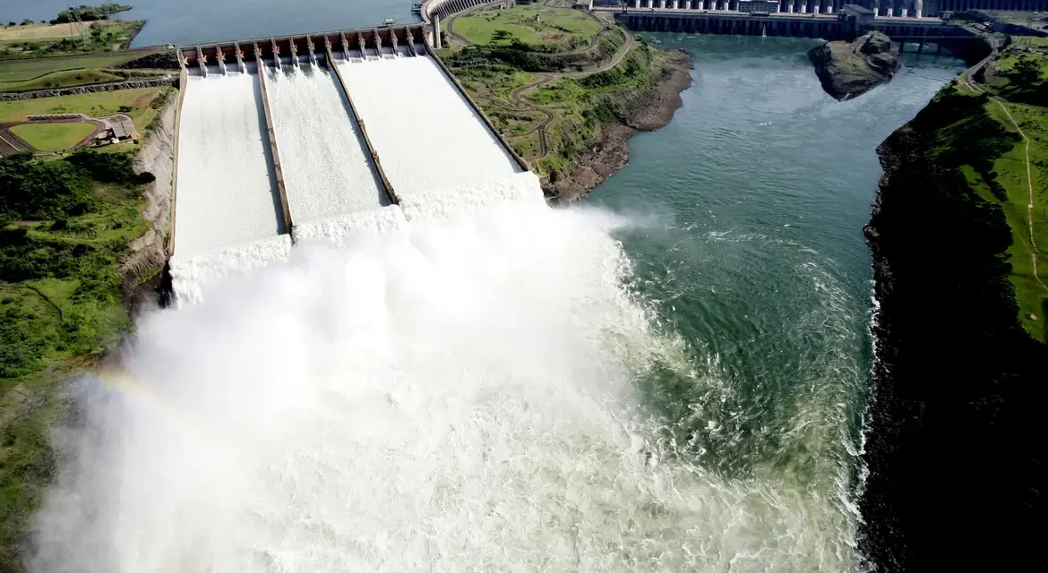 Itaipu completa 51 anos com foco em inovação energética