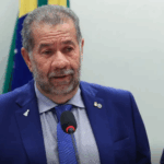 Após fraude no INSS, Lupi pede demissão do Ministério da Previdência