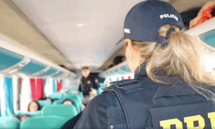 Jovem é preso por importunação sexual em ônibus na BR-040, em Juiz de Fora
