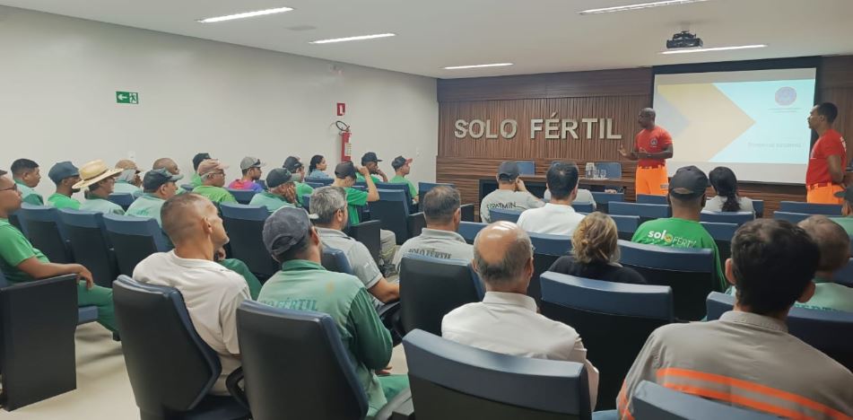 CBMMG realizou palestra sobre primeiros socorros na SIPAT da empresa Solo Fértil, em Pains
