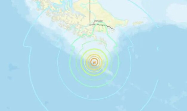 Tremor de magnitude 7.5 atinge Chile e Argentina; há alerta de tsunami